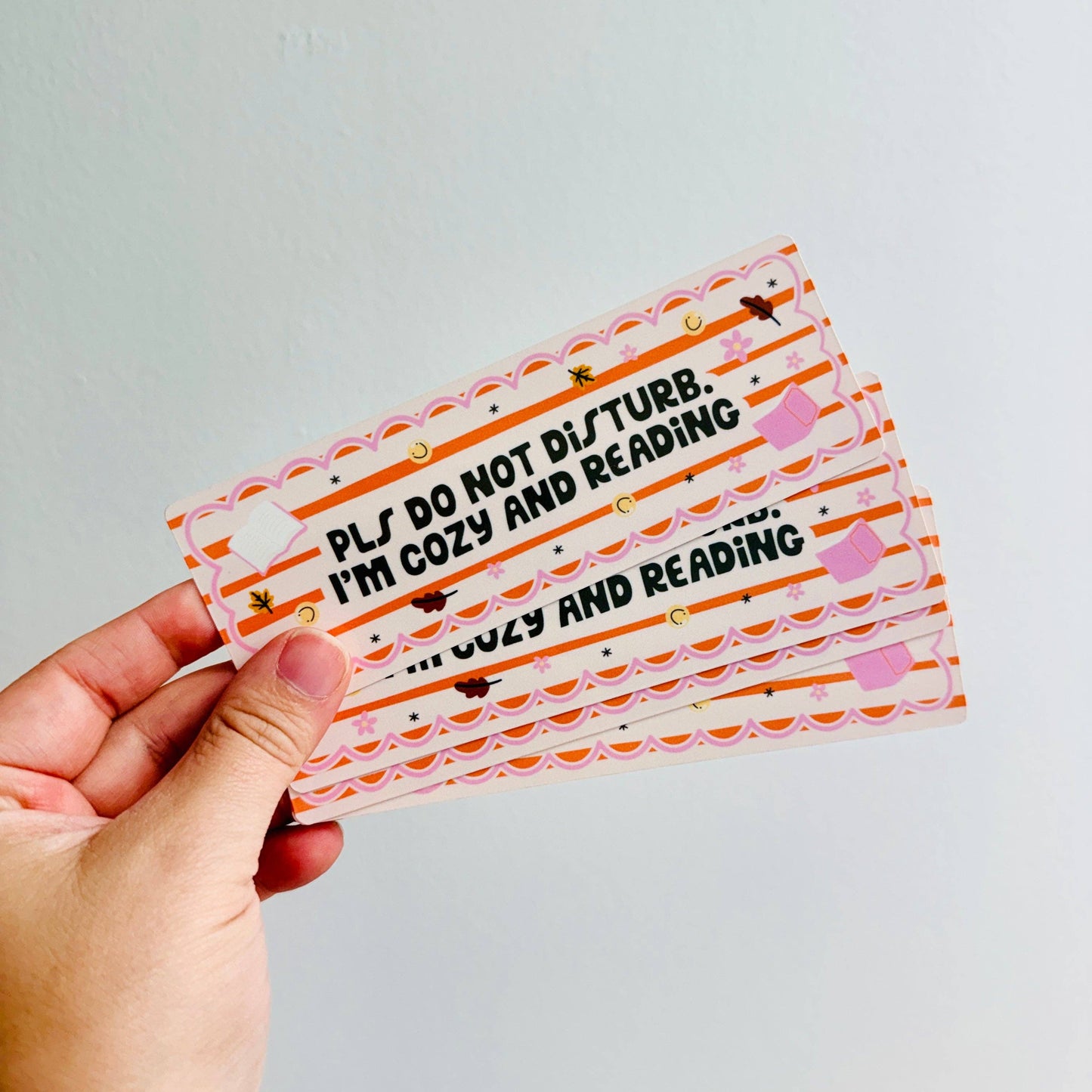Bookmark Pls Do Not Disturb. I'm Cozy And Reading